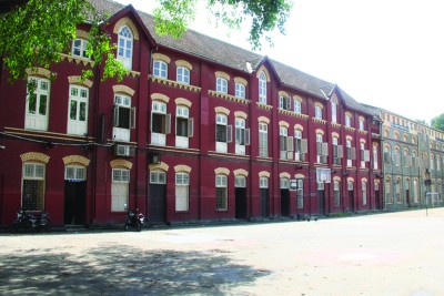 विद्यालयको लिफ्टमा फसेर शिक्षिकाको मृत्यु